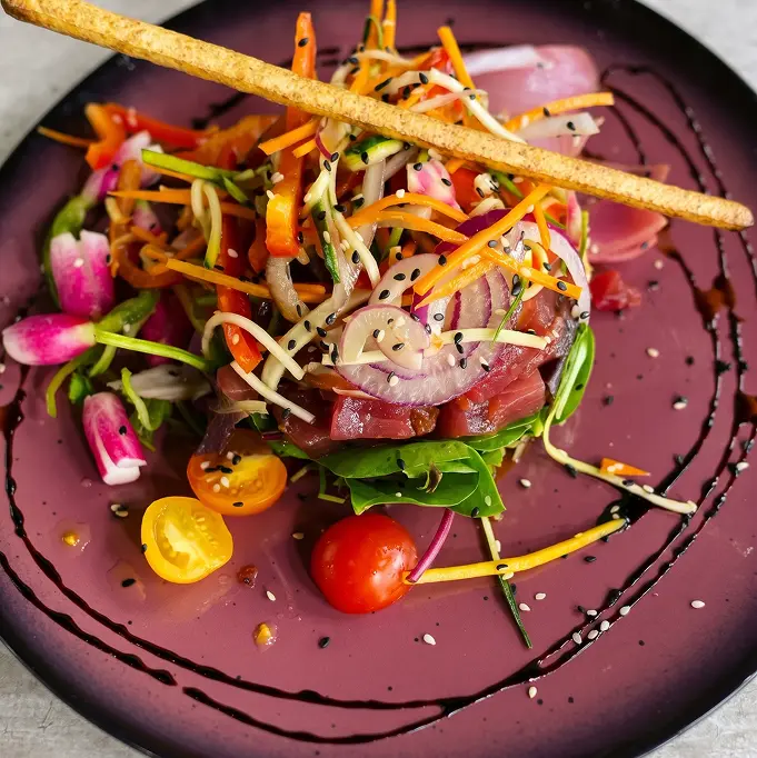 Salade fraîcheur aux crudités pour un plateau repas en entreprise dans le Pays d’Aix